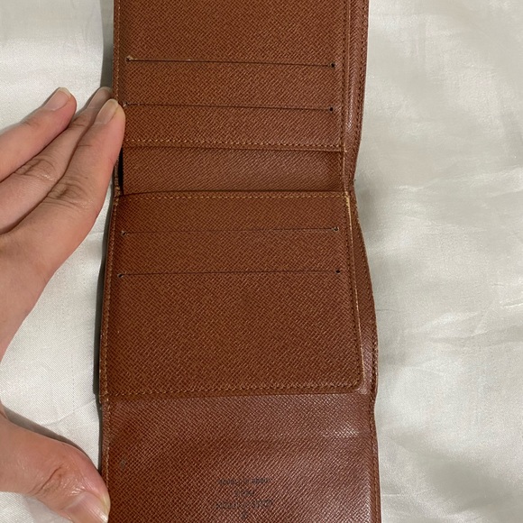 Louis Vuitton Small Wallet - Picture 3 of 9